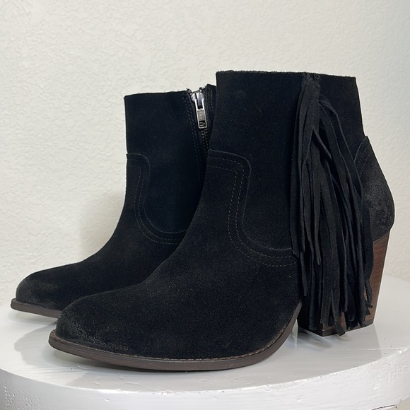 STEVE MADDEN FAULKNER BLACK SUEDE WESTERN FRINGED HEELED ANKLE BOOTS **NWOT** - Picture 2 of 13